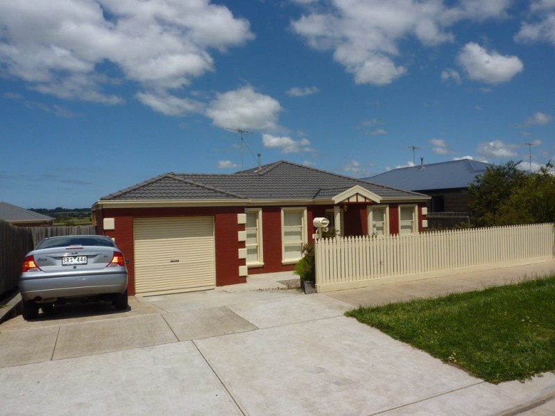 87 Bickford Road, Grovedale VIC 3216