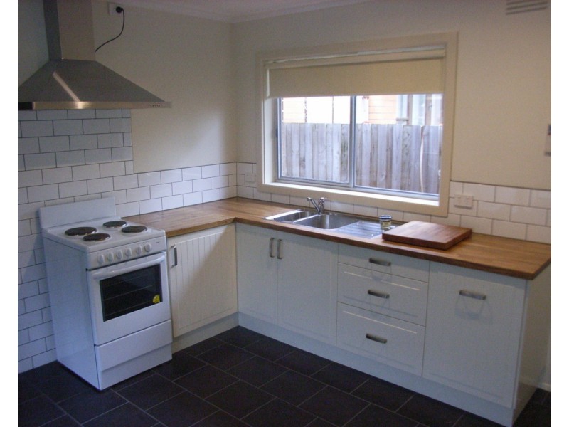 1/70 Balcombe Road, Newtown VIC 3220