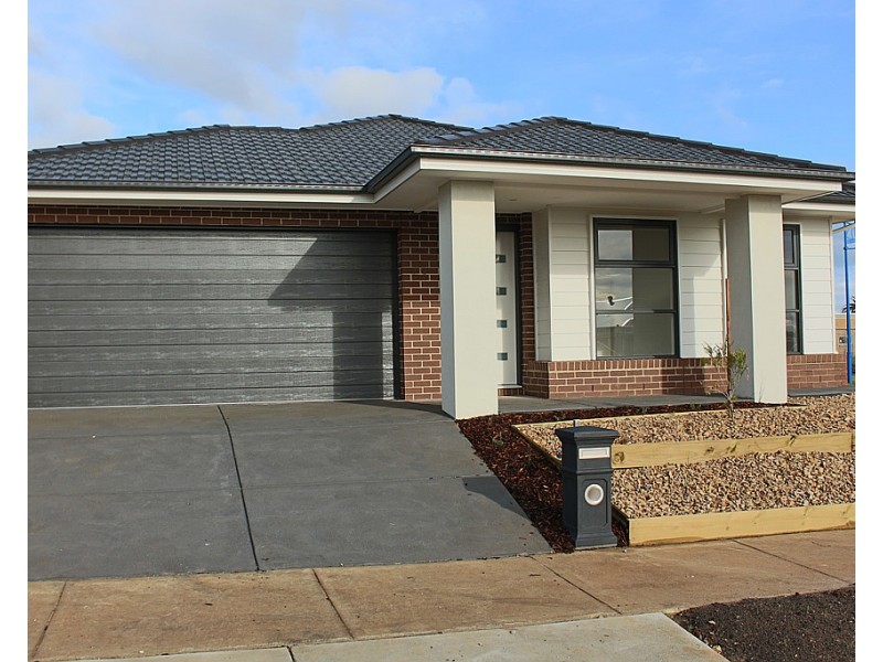 6 Miranda Crescent, St Leonards VIC 3223