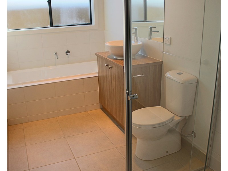 6 Miranda Crescent, St Leonards VIC 3223