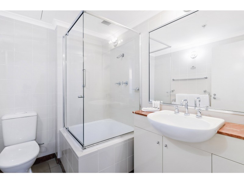 606 / 1 – 3 Hosking Place, Sydney NSW 2000