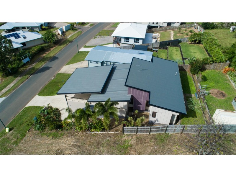 16 Parker Road, Cannonvale QLD 4802