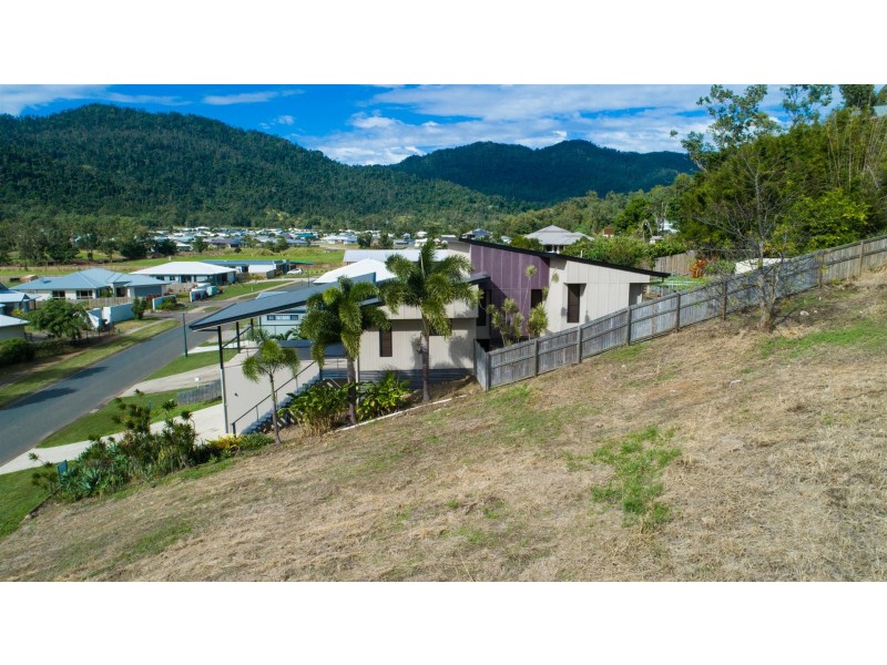 16 Parker Road, Cannonvale QLD 4802