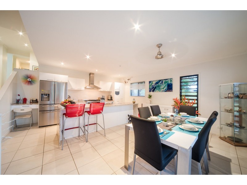 16 Parker Road, Cannonvale QLD 4802