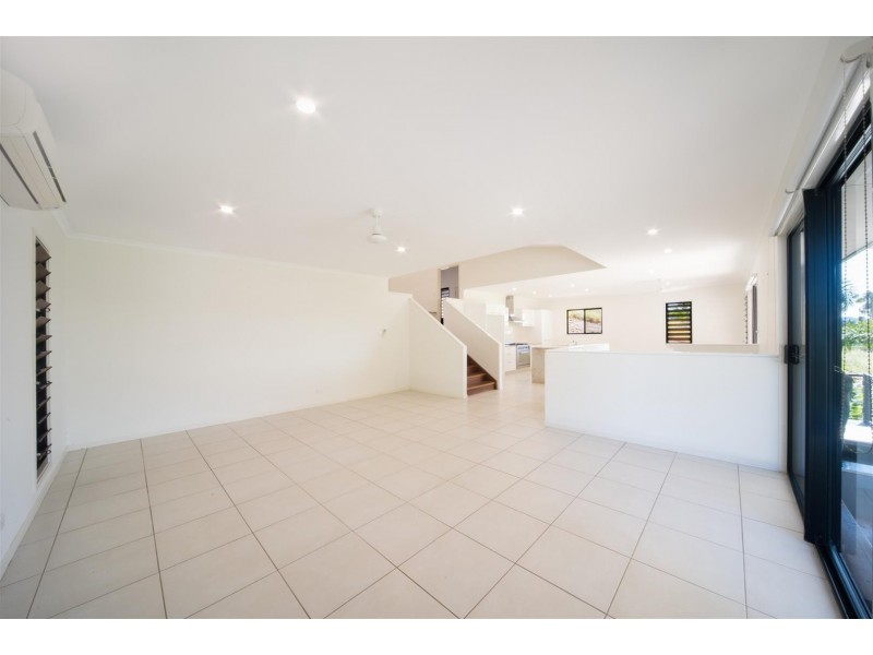 16 Parker Road, Cannonvale QLD 4802