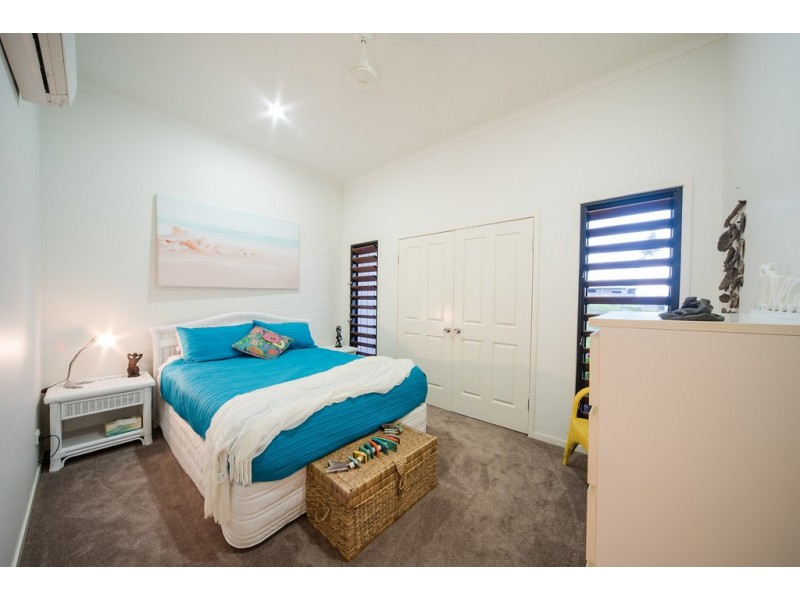 16 Parker Road, Cannonvale QLD 4802
