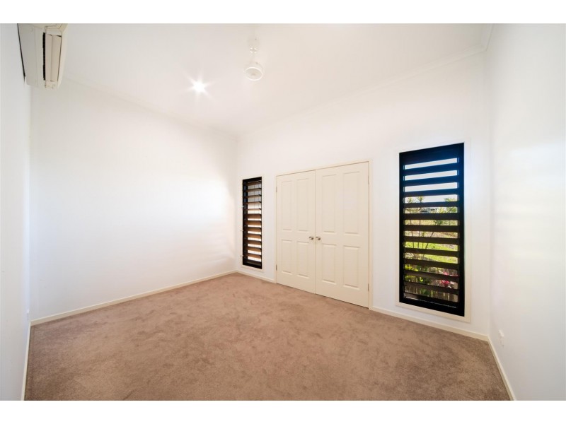 16 Parker Road, Cannonvale QLD 4802