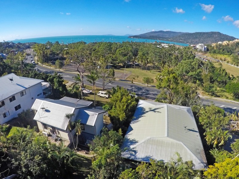 34 Waterson Way, Airlie Beach QLD 4802
