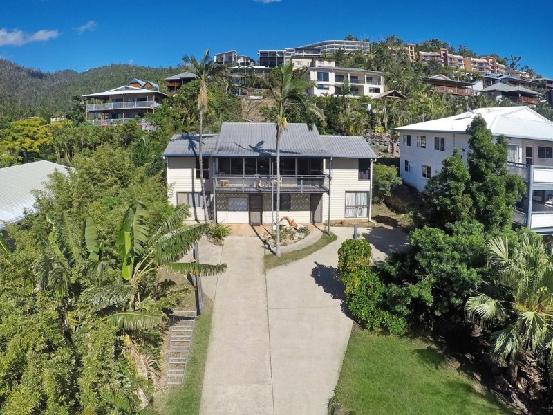 32 Waterson Way, Airlie Beach QLD 4802