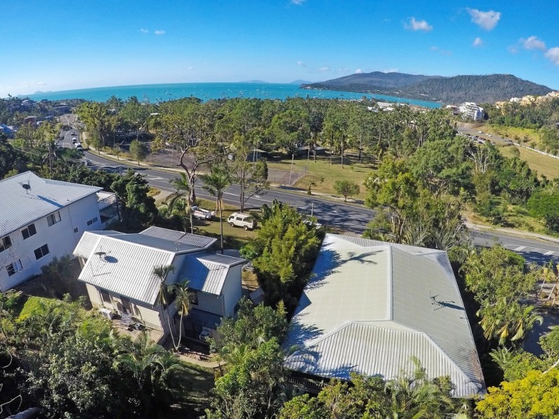 32 Waterson Way, Airlie Beach QLD 4802