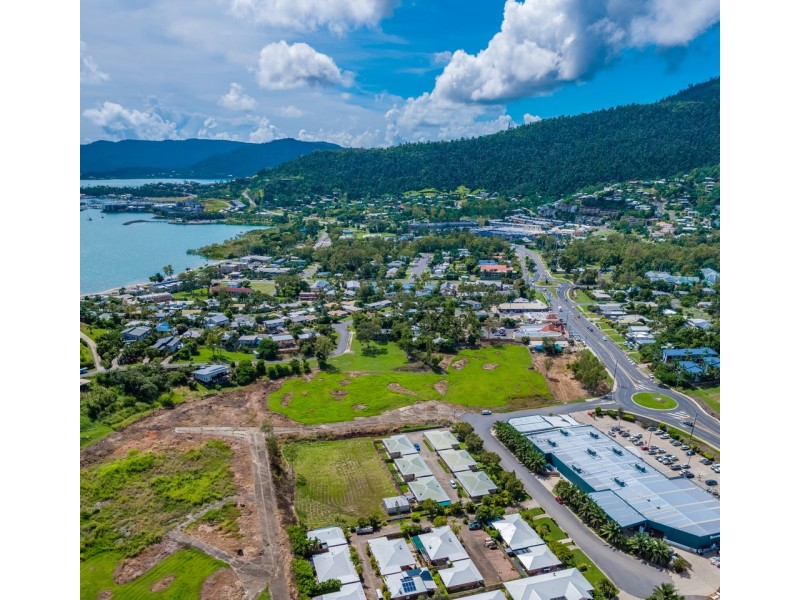 12 Pandanus Drive, Cannonvale QLD 4802