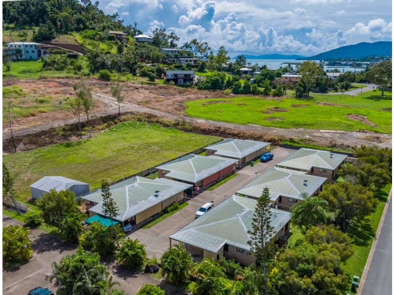 12 Pandanus Drive, Cannonvale QLD 4802