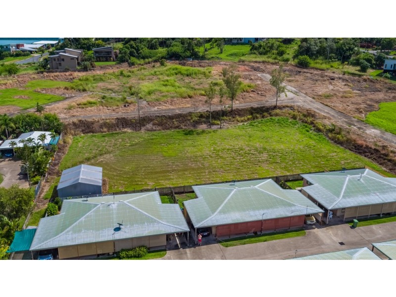 12 Pandanus Drive, Cannonvale QLD 4802