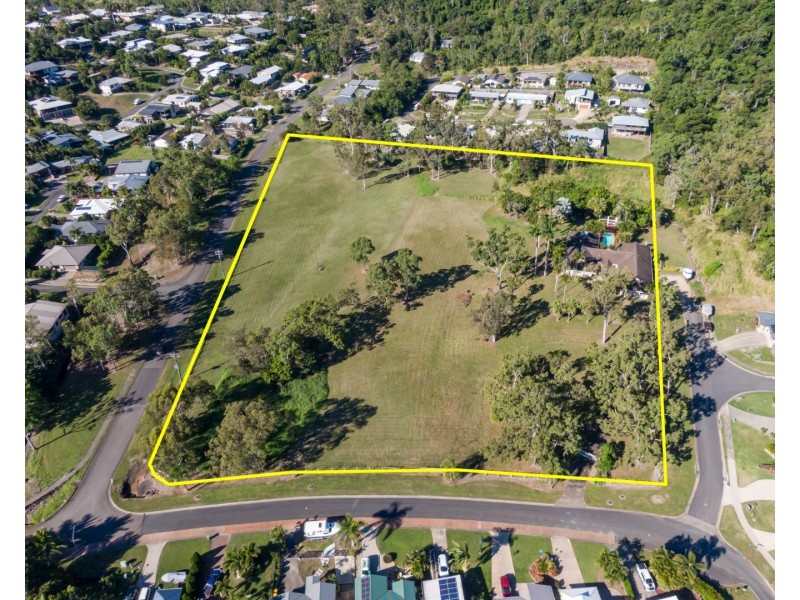 55 Valley Drive, Cannonvale QLD 4802