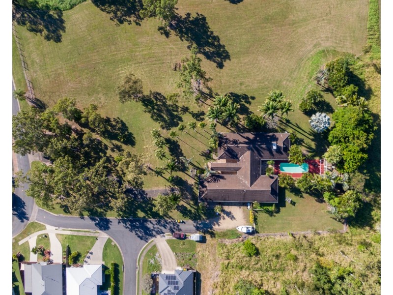 55 Valley Drive, Cannonvale QLD 4802