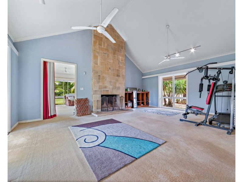 55 Valley Drive, Cannonvale QLD 4802