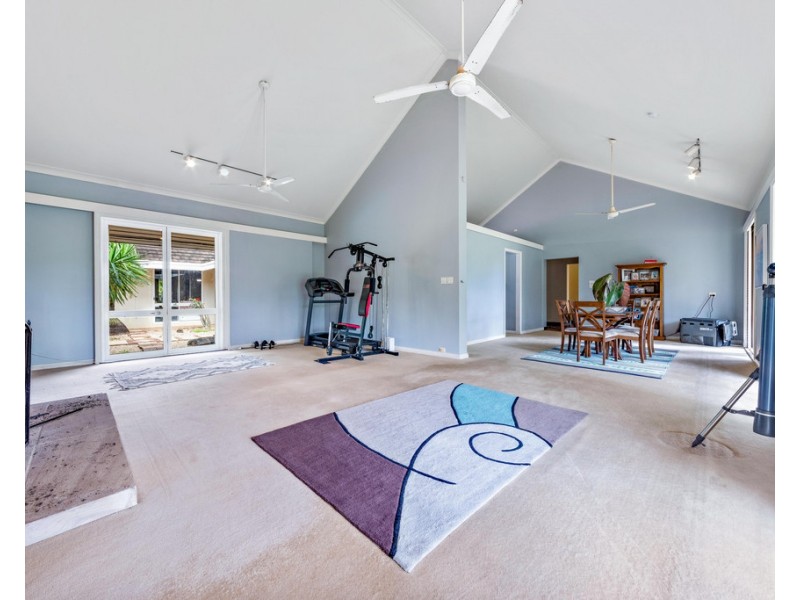 55 Valley Drive, Cannonvale QLD 4802