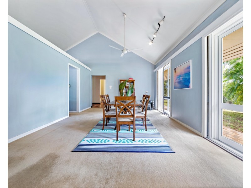 55 Valley Drive, Cannonvale QLD 4802