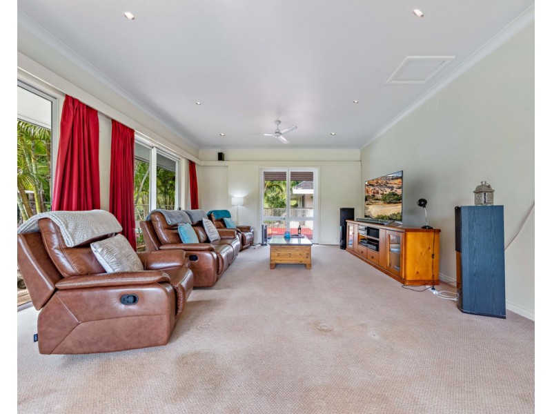 55 Valley Drive, Cannonvale QLD 4802