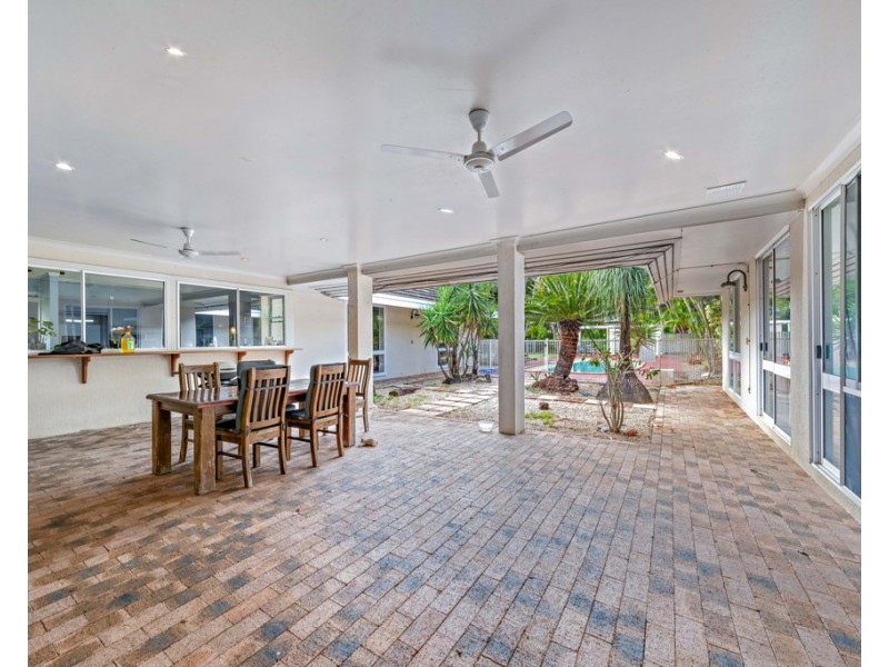 55 Valley Drive, Cannonvale QLD 4802