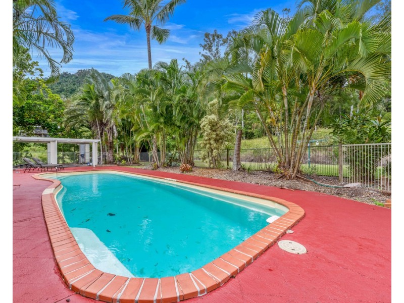 55 Valley Drive, Cannonvale QLD 4802