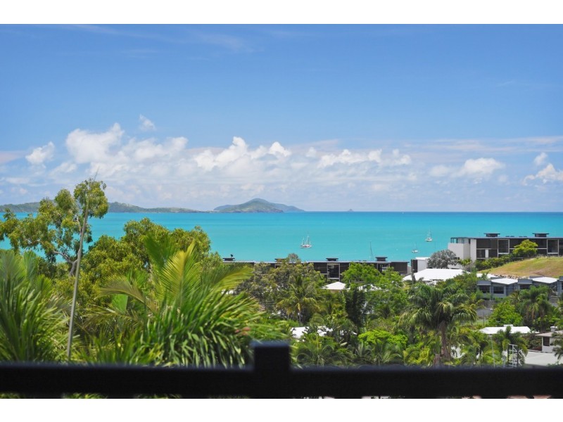 59 Eshelby Drive, Cannonvale QLD 4802