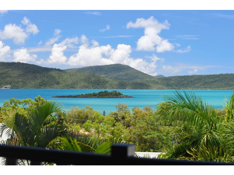 59 Eshelby Drive, Cannonvale QLD 4802