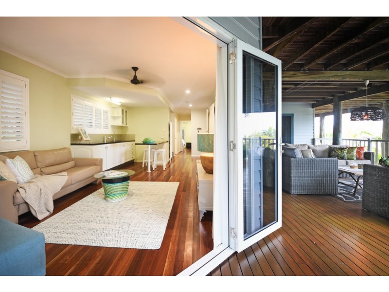59 Eshelby Drive, Cannonvale QLD 4802