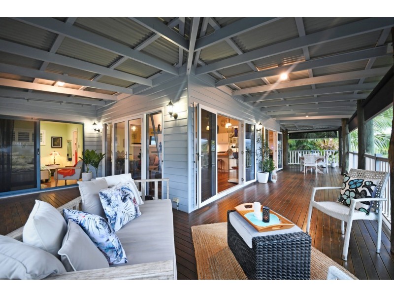 59 Eshelby Drive, Cannonvale QLD 4802