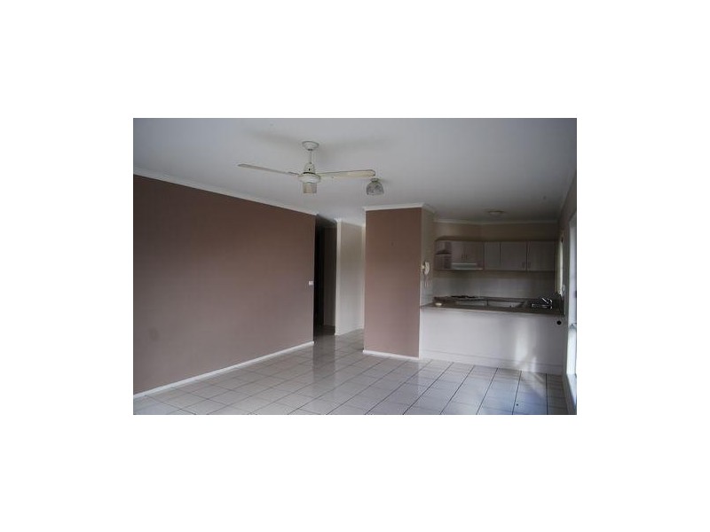 4/17 Macarthur Drive, Cannonvale QLD 4802