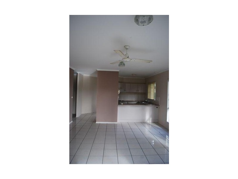 4/17 Macarthur Drive, Cannonvale QLD 4802