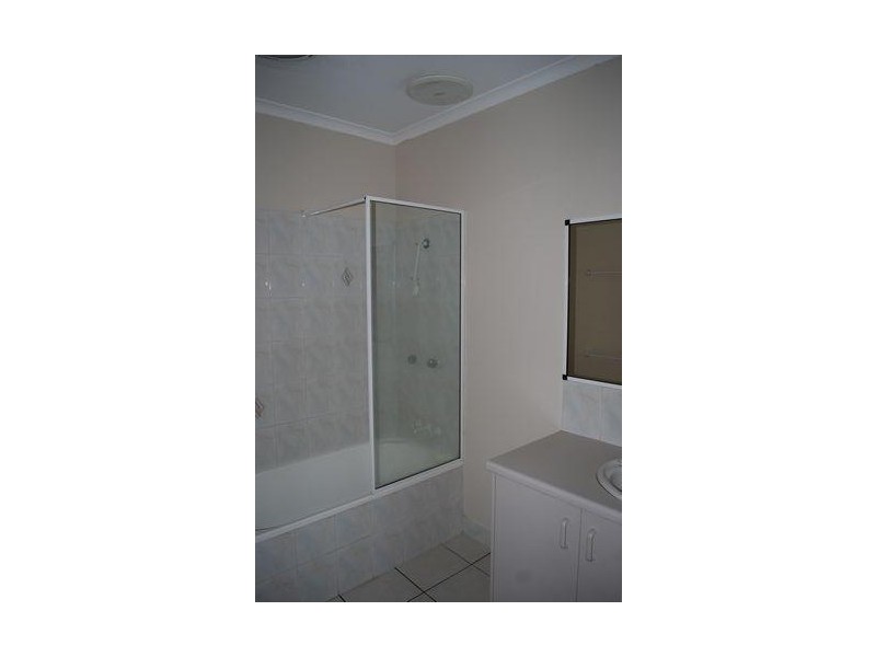 4/17 Macarthur Drive, Cannonvale QLD 4802