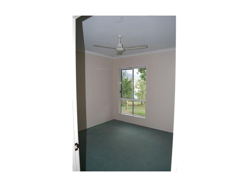 4/17 Macarthur Drive, Cannonvale QLD 4802