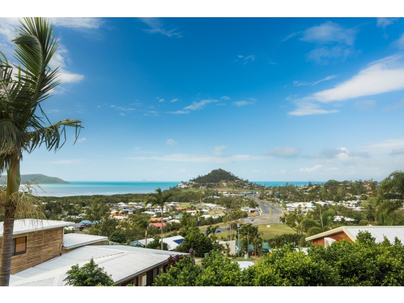 42 Country Road, Cannonvale QLD 4802