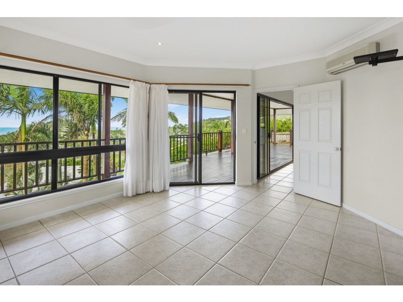 42 Country Road, Cannonvale QLD 4802