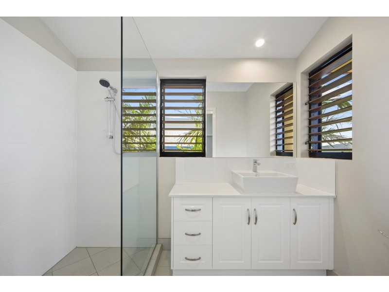 42 Country Road, Cannonvale QLD 4802