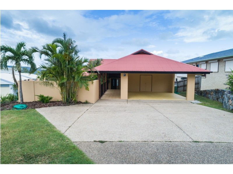 42 Country Road, Cannonvale QLD 4802