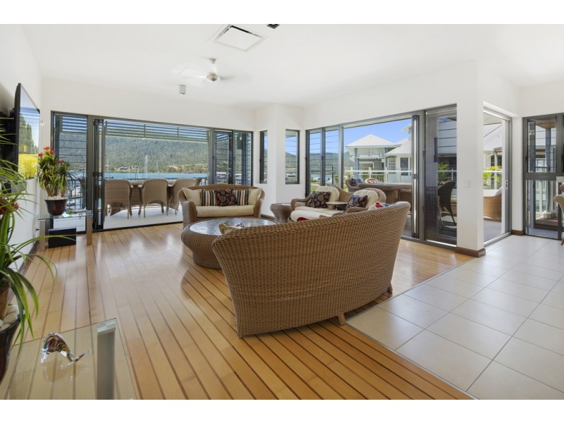 308/33 Port Drive, Airlie Beach QLD 4802