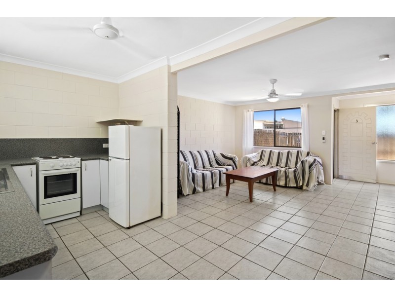 3/9 Salmon Street, Cannonvale QLD 4802