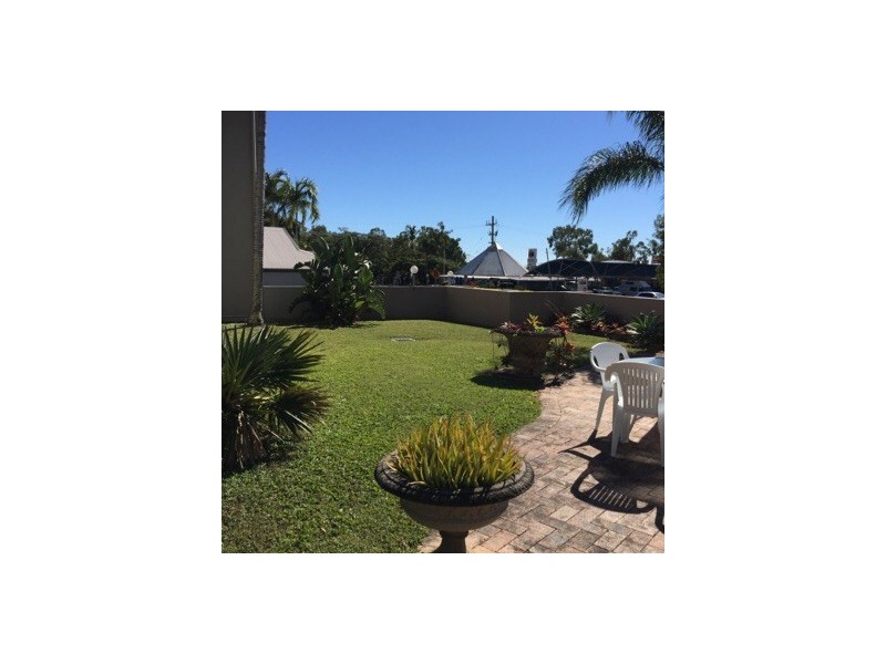 3A/10 Island Drive, Cannonvale QLD 4802