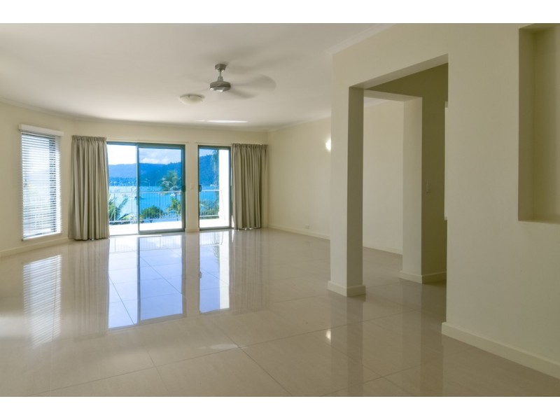 2/16 Broadwater Avenue, Airlie Beach QLD 4802