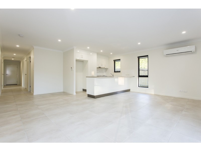 44 Trader Crescent, Cannonvale QLD 4802