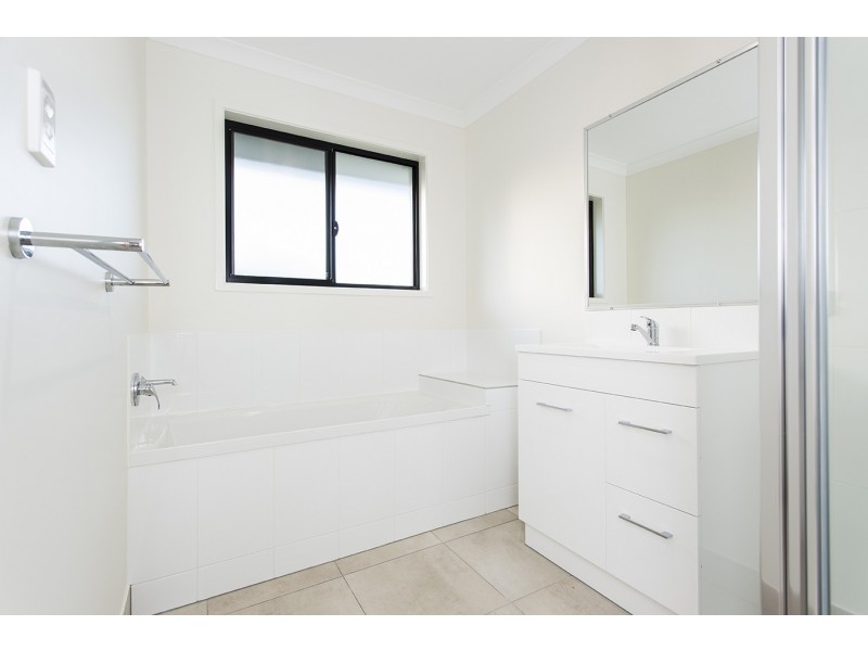 44 Trader Crescent, Cannonvale QLD 4802