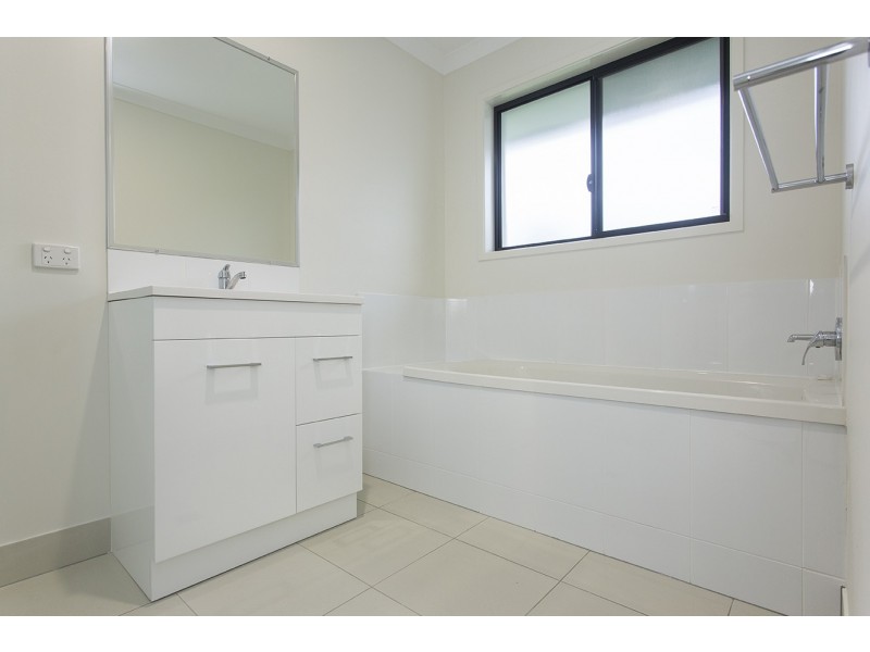 51 macarthur Drive, Cannonvale QLD 4802