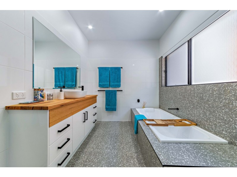 14 Stonehaven Court, Airlie Beach QLD 4802