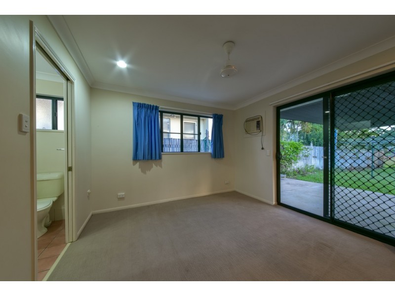 32 Valley Drive, Cannonvale QLD 4802