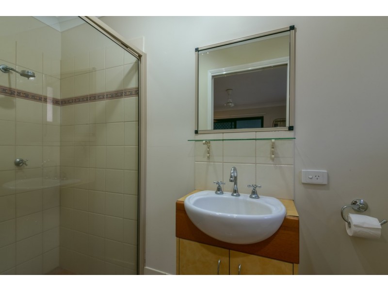 32 Valley Drive, Cannonvale QLD 4802