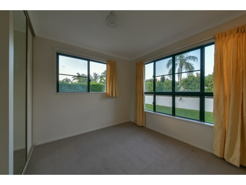 32 Valley Drive, Cannonvale QLD 4802