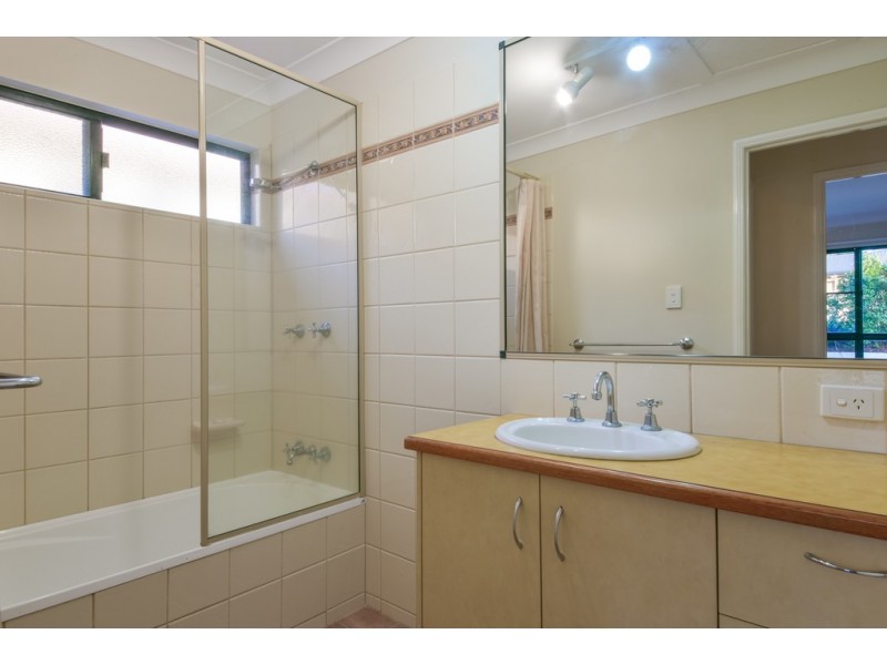 32 Valley Drive, Cannonvale QLD 4802