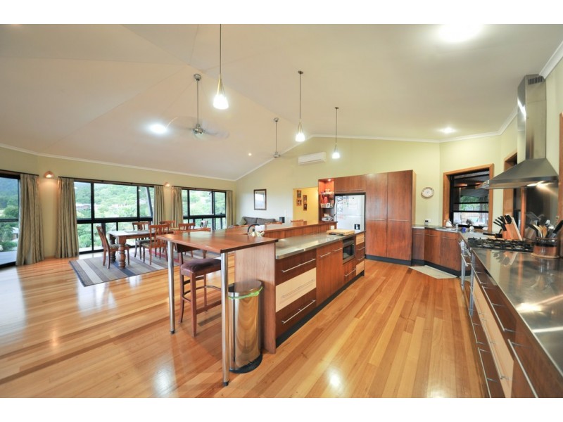 9 Pepperberry Lane, Cannon Valley QLD 4800